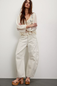Good luck Mid-Rise Barrel Jeans |Milk