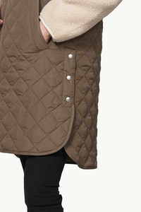 Art 25 Quilted Vest in Mud