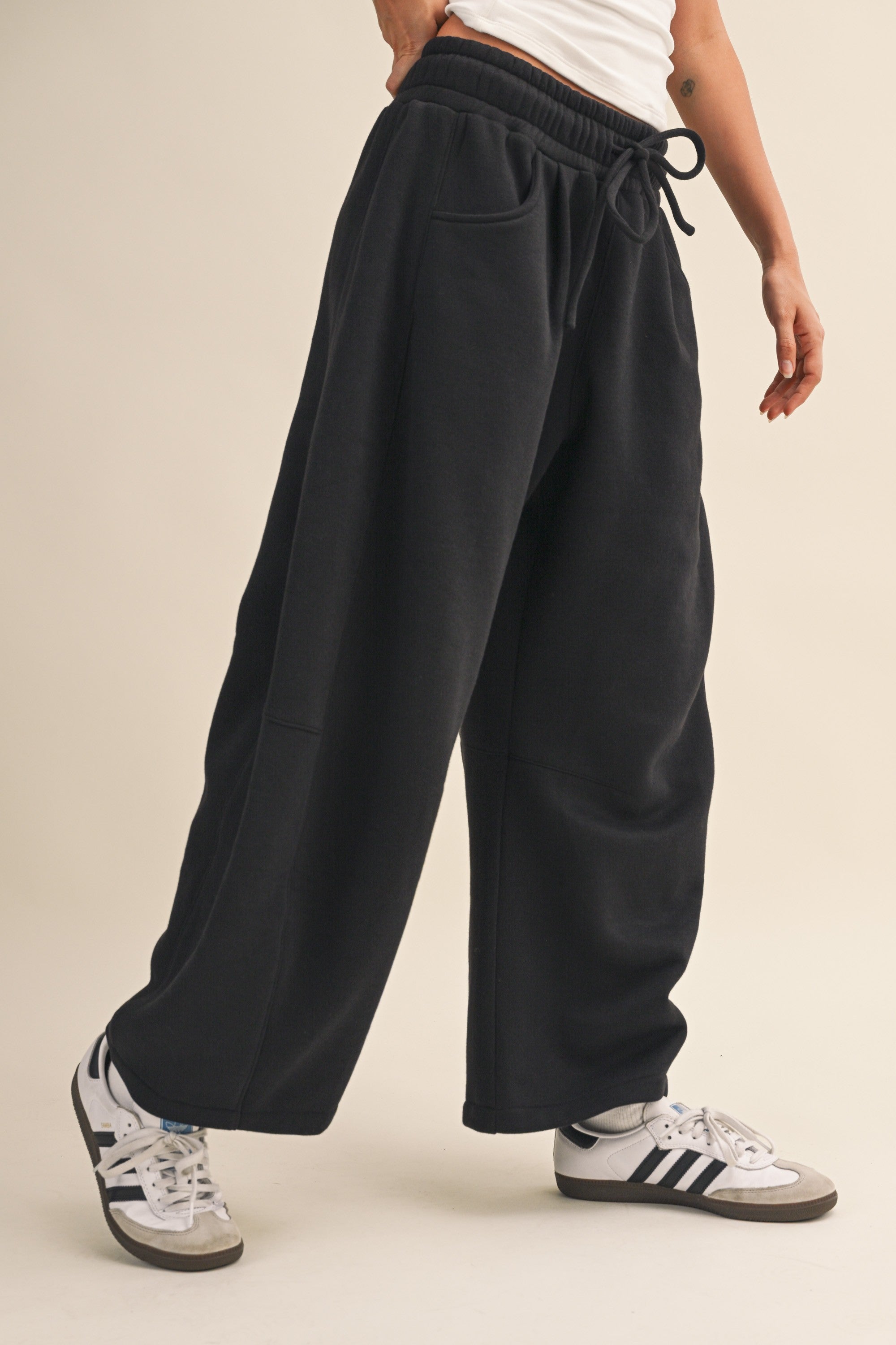 Barrel Sweats in Black