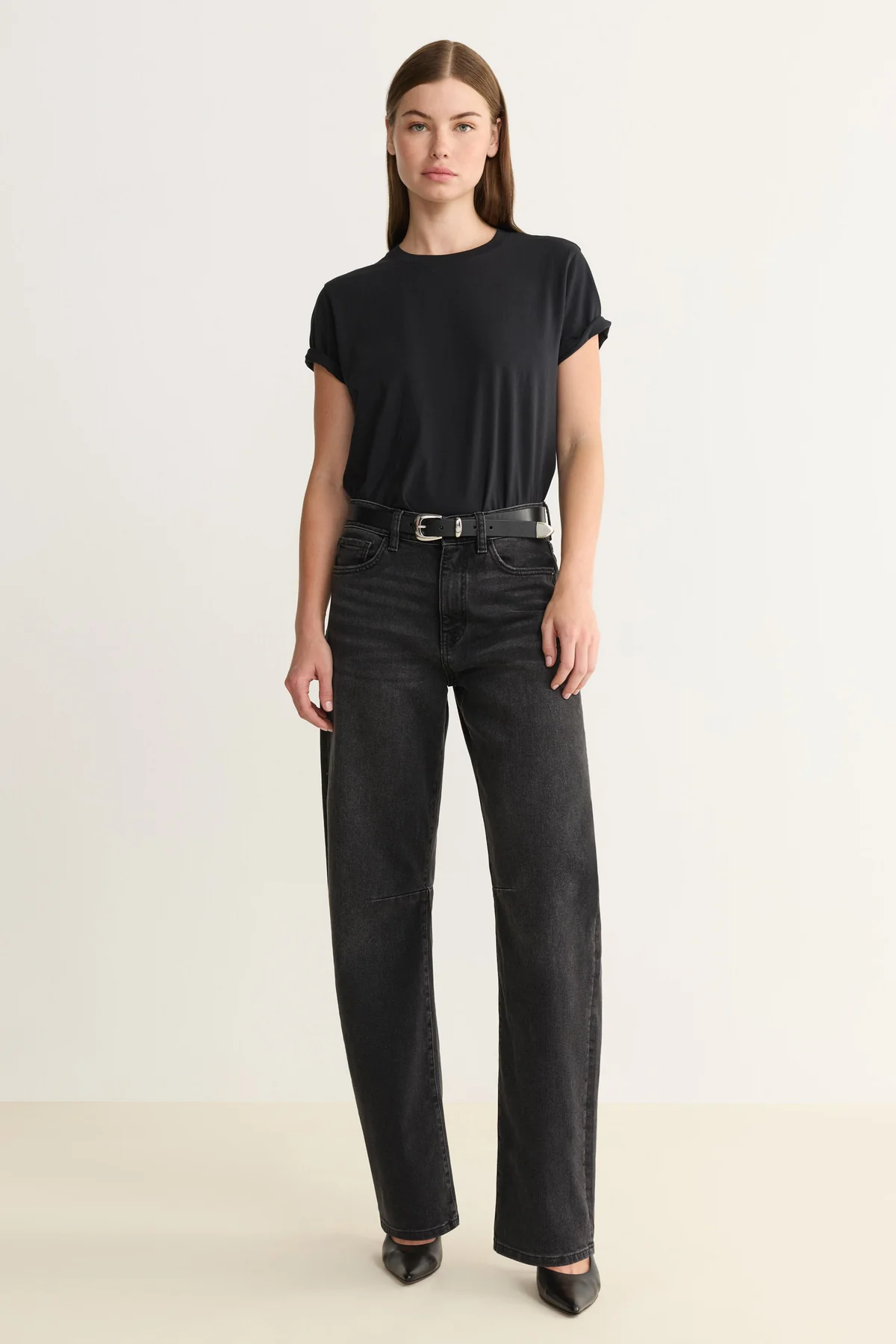 BNA | Soft Curve Barrel Jeans 32"