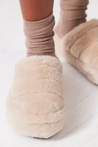 It's a Vibe Platform Slipper | Polar Bear