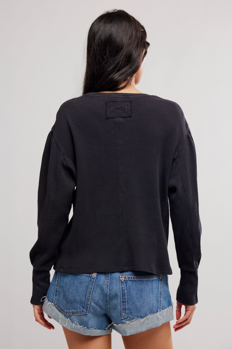 The Lapis Cuff Top in Black