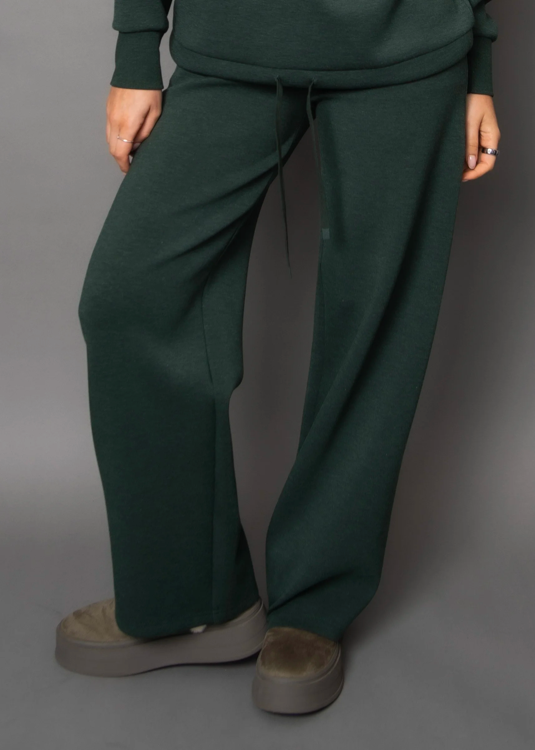 Victoria Luxe Soft Knit Pant in Pine