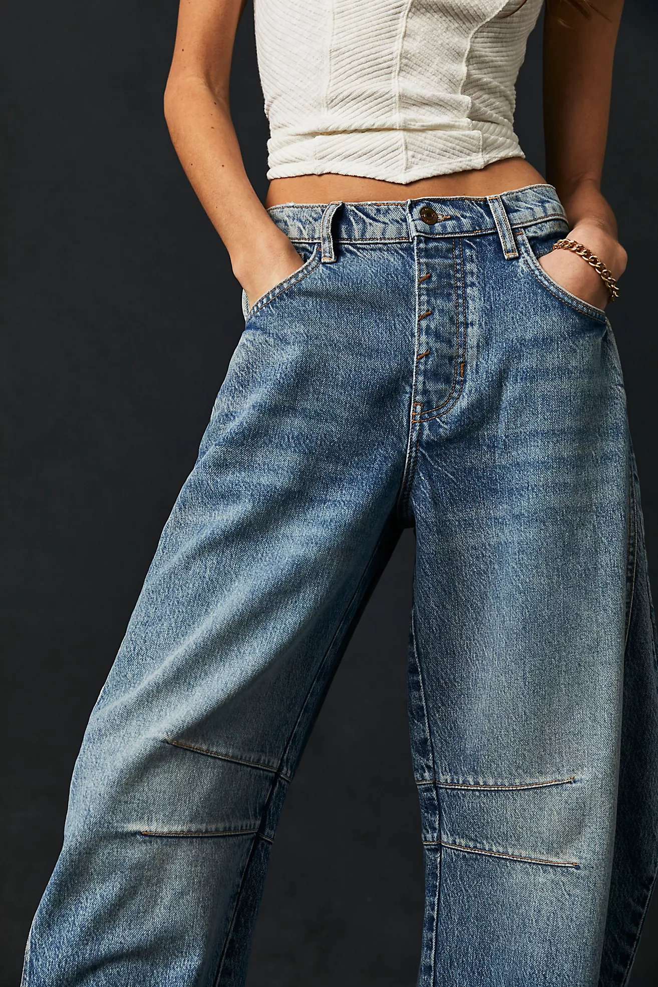 Good Luck Mid-Rise Barrel Jeans In Ultra Light Beam