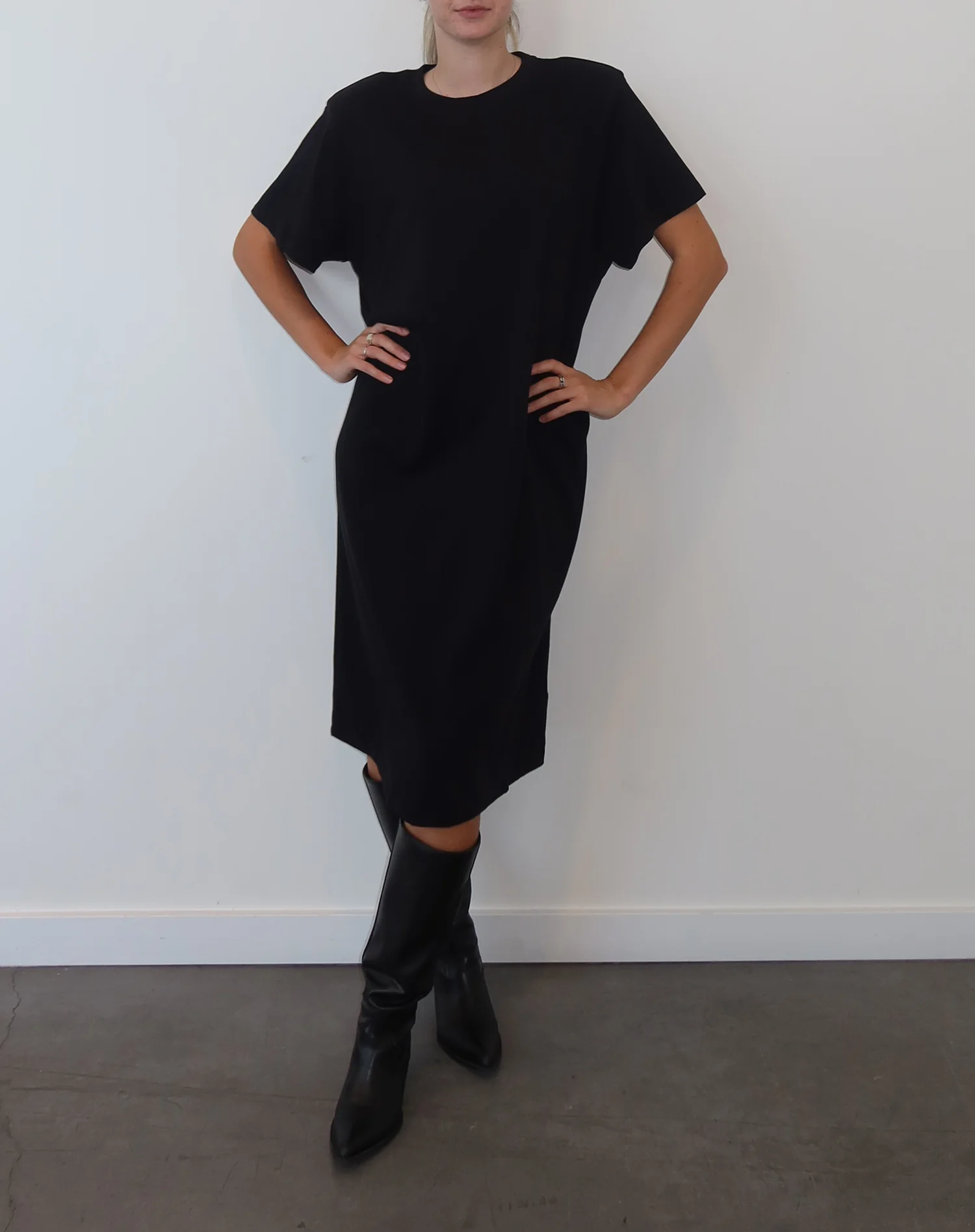 boxy cut black dress Disir sleeveless Black boxy dress