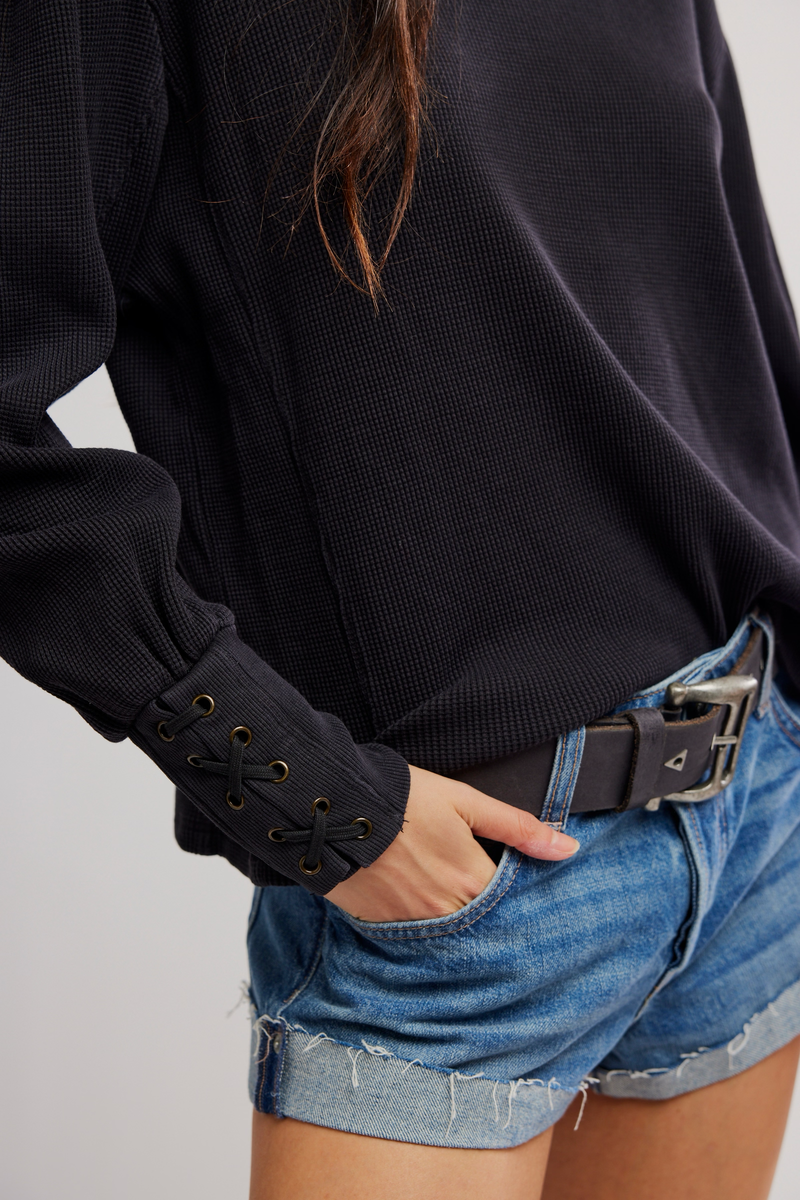 The Lapis Cuff Top in Black