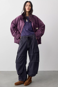 Reef Cruved Twill Cargo Pants in Midnight