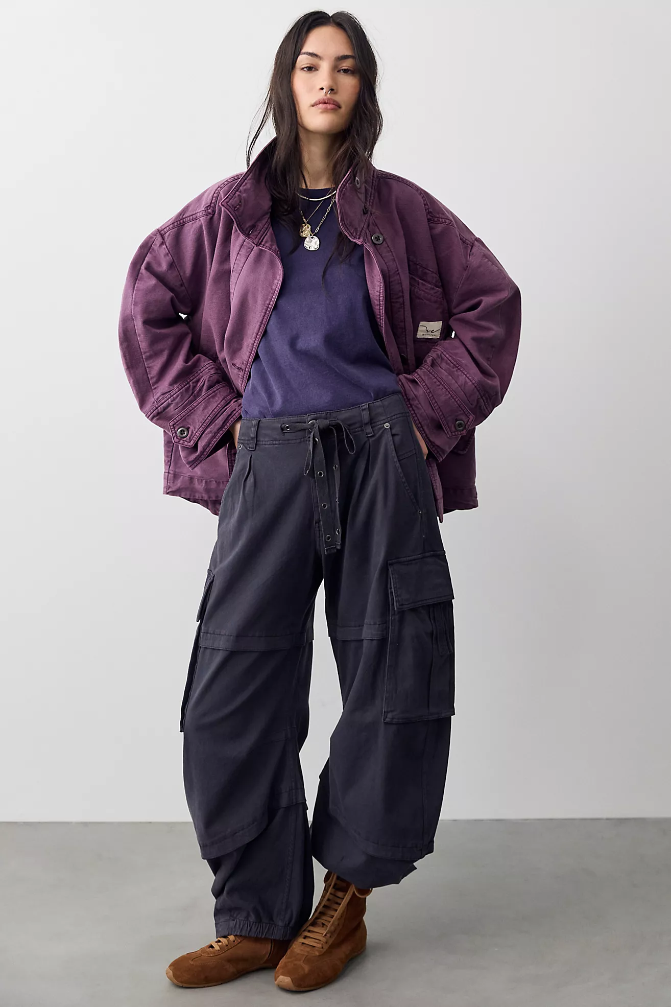 Reef Cruved Twill Cargo Pants in Midnight