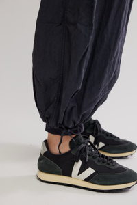 On It Pant Balloon Pant | Black
